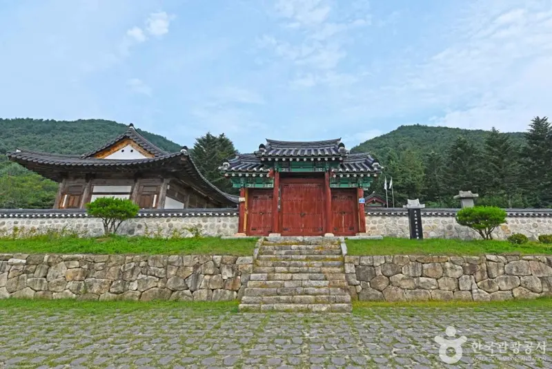 Pochungsa Temple (Cherwon)