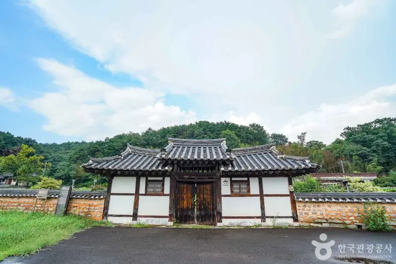 泰岩书院