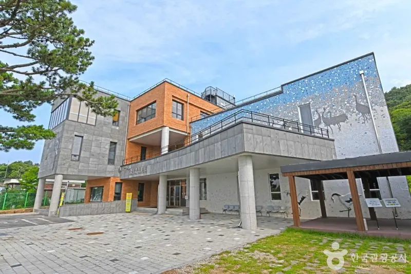 DMZ Dourumi Peace Town (Former Migratory Bird Village)