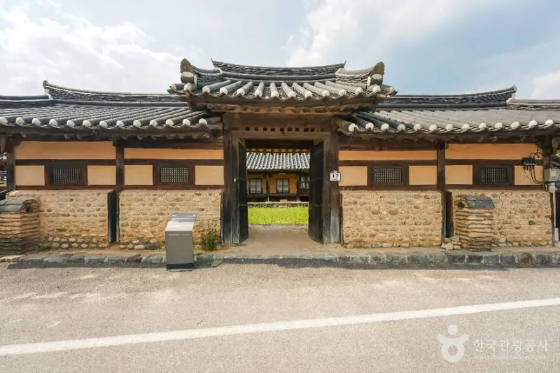 居昌 半窺軒