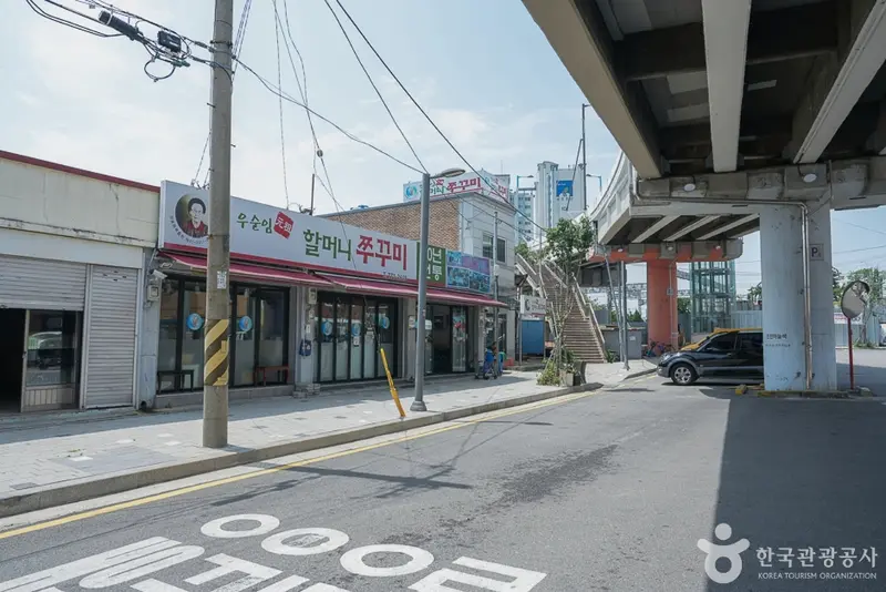 Jukumi Street, Manseok-dong