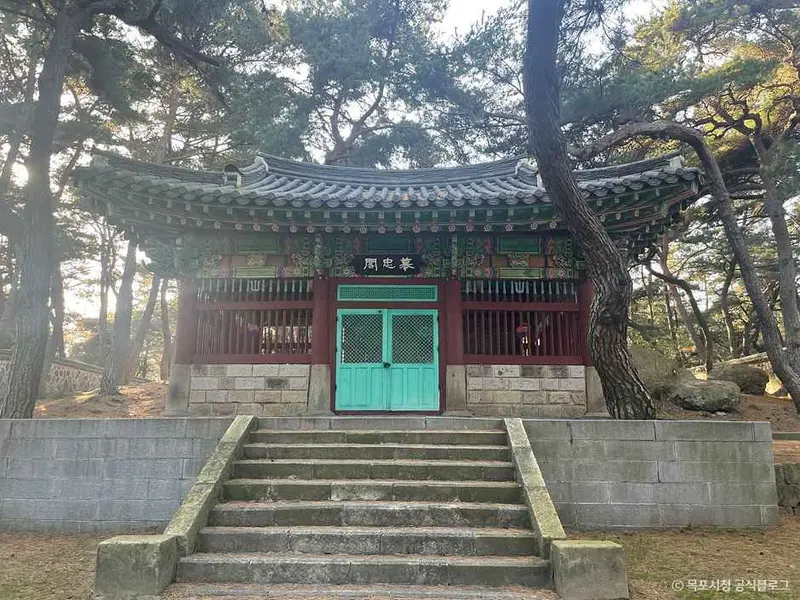 古贺岛李忠武公遗迹