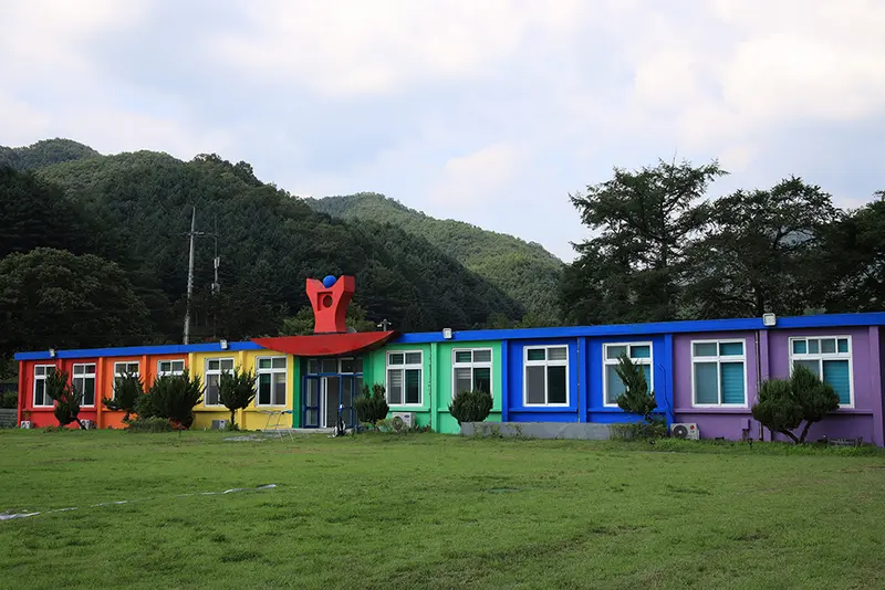 春堂金矿休养村