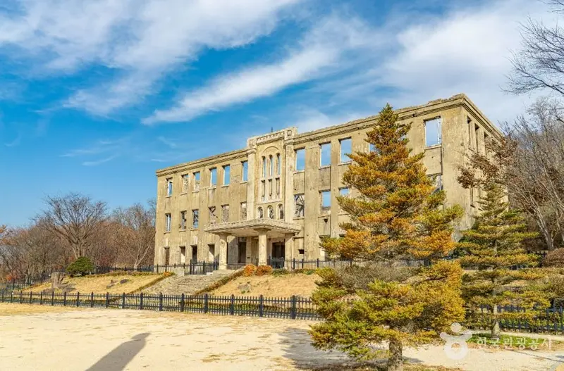 Cherwon Labor Party Building