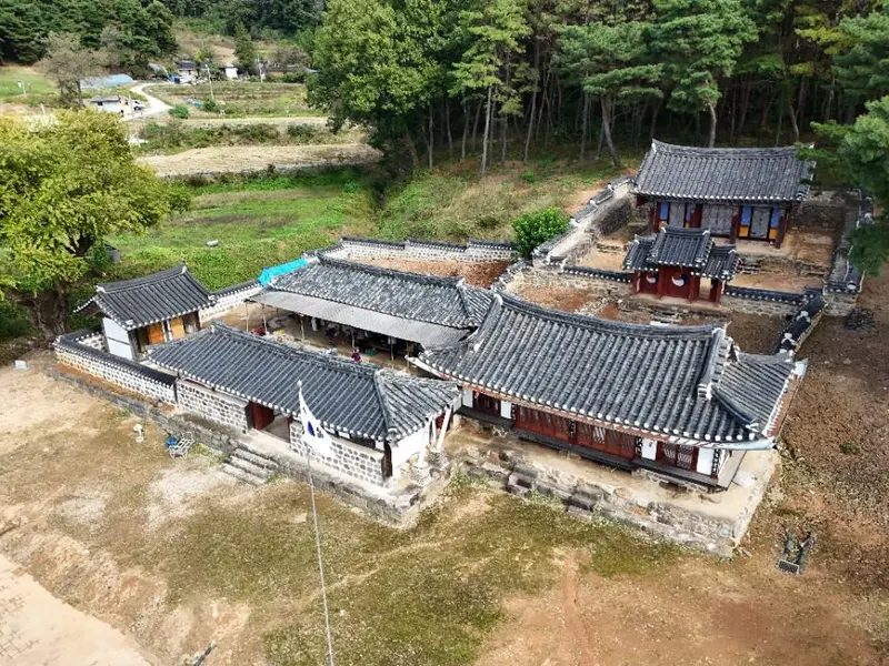 論山 忠憲祠
