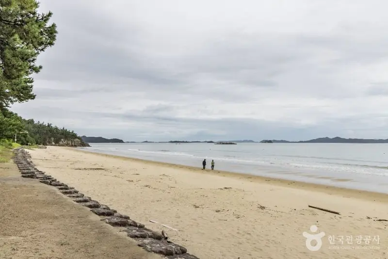Baekgil Beach