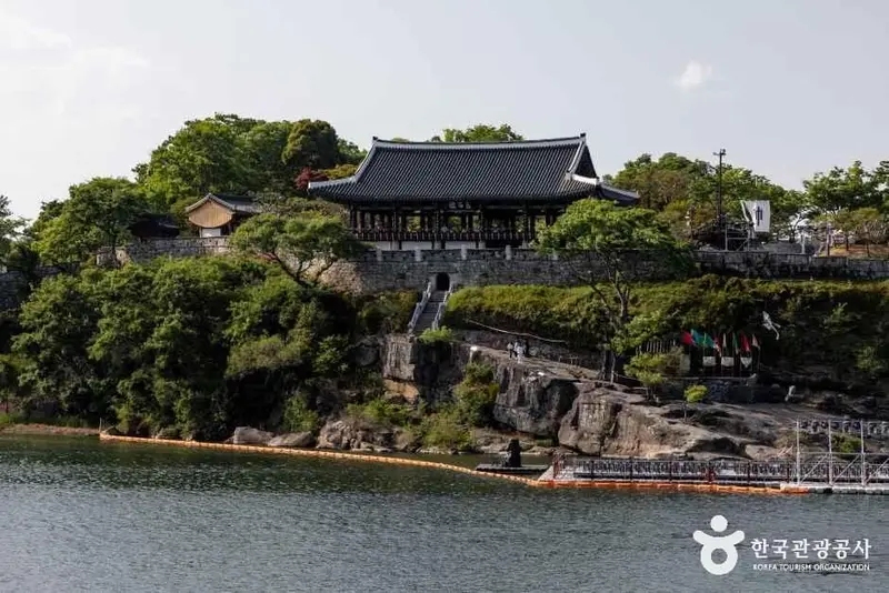 晋州城