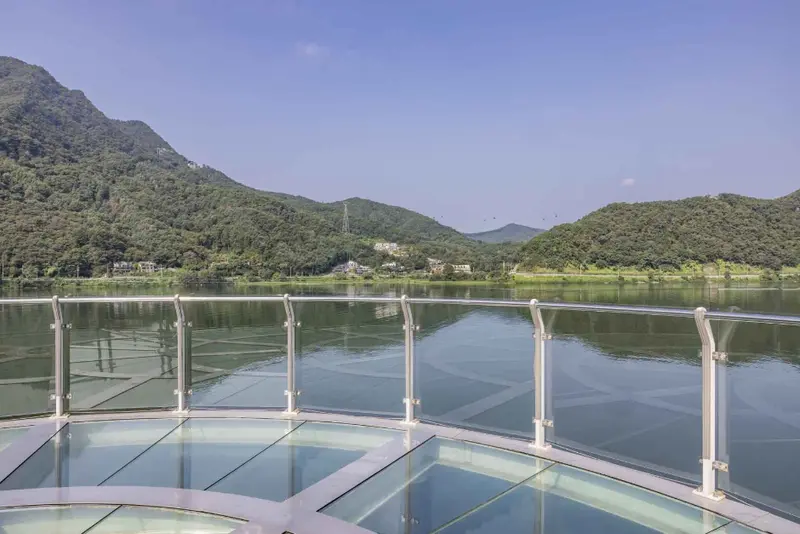 衣岩湖Skywalk