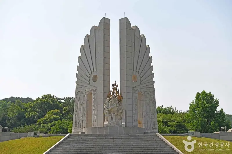 雍飞塔