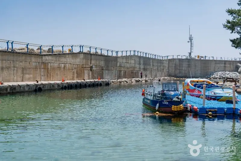 Cheon-gok Port