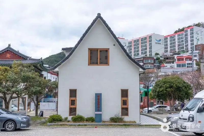 尹伊桑 纪念公园(尹伊桑 纪念馆)