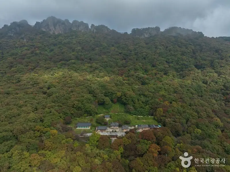 碧莲岩(井邑)
