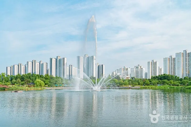 Hangang New Town Lake Park